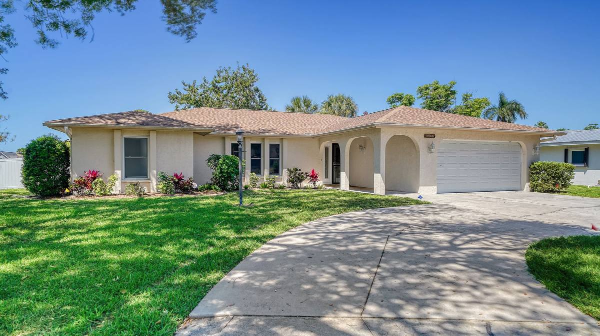 House for rent at 5988 Larchwood Ave, Sarasota, FL 34231