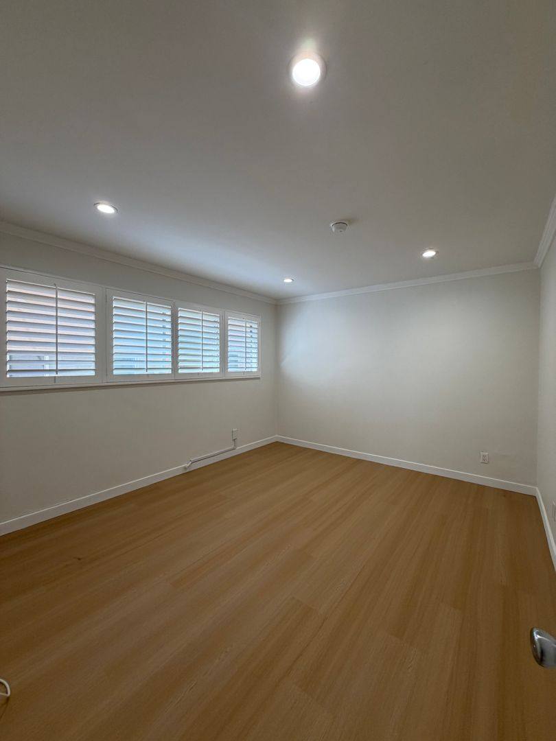 Apartment for rent at 442 So Rexford Dr, Beverly Hills, CA 90212