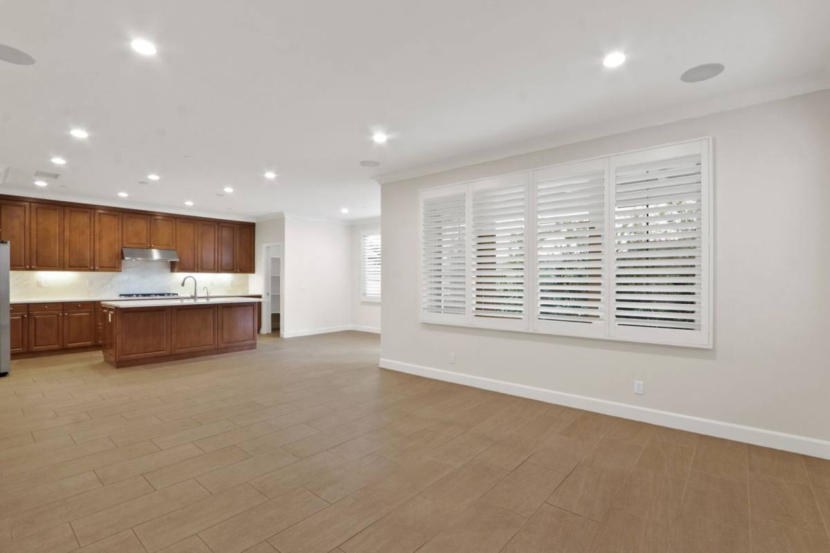 Condo for rent at 53 Pomegranate, Irvine, CA 92620