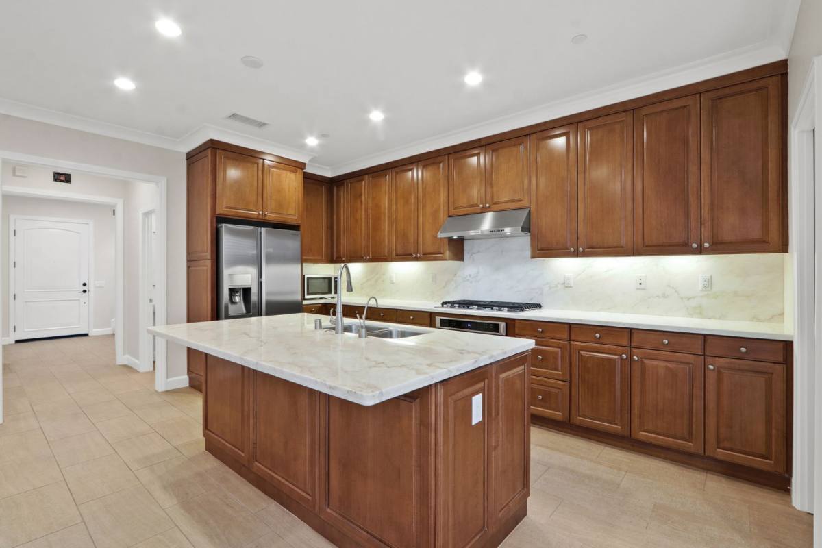 Condo for rent at 53 Pomegranate, Irvine, CA 92620