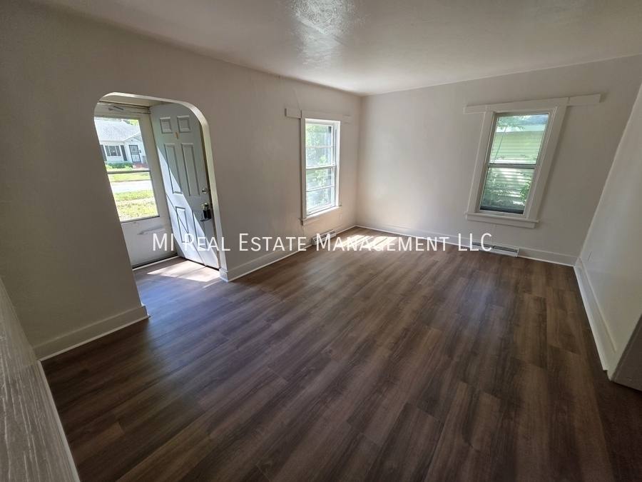House for rent at 1920 Elwood St, Muskegon, MI 49442