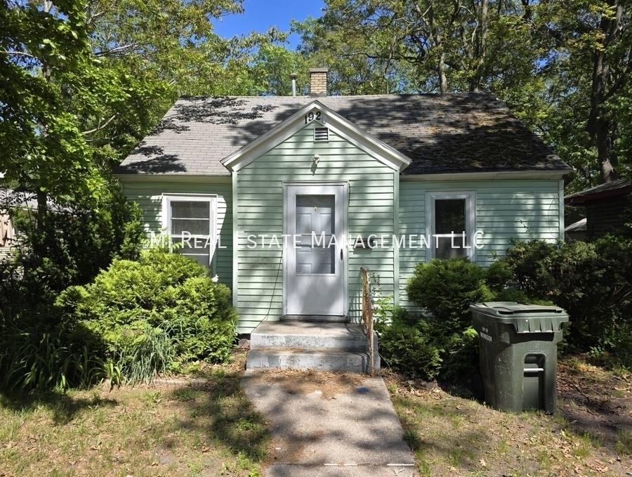 House for rent at 1920 Elwood St, Muskegon, MI 49442