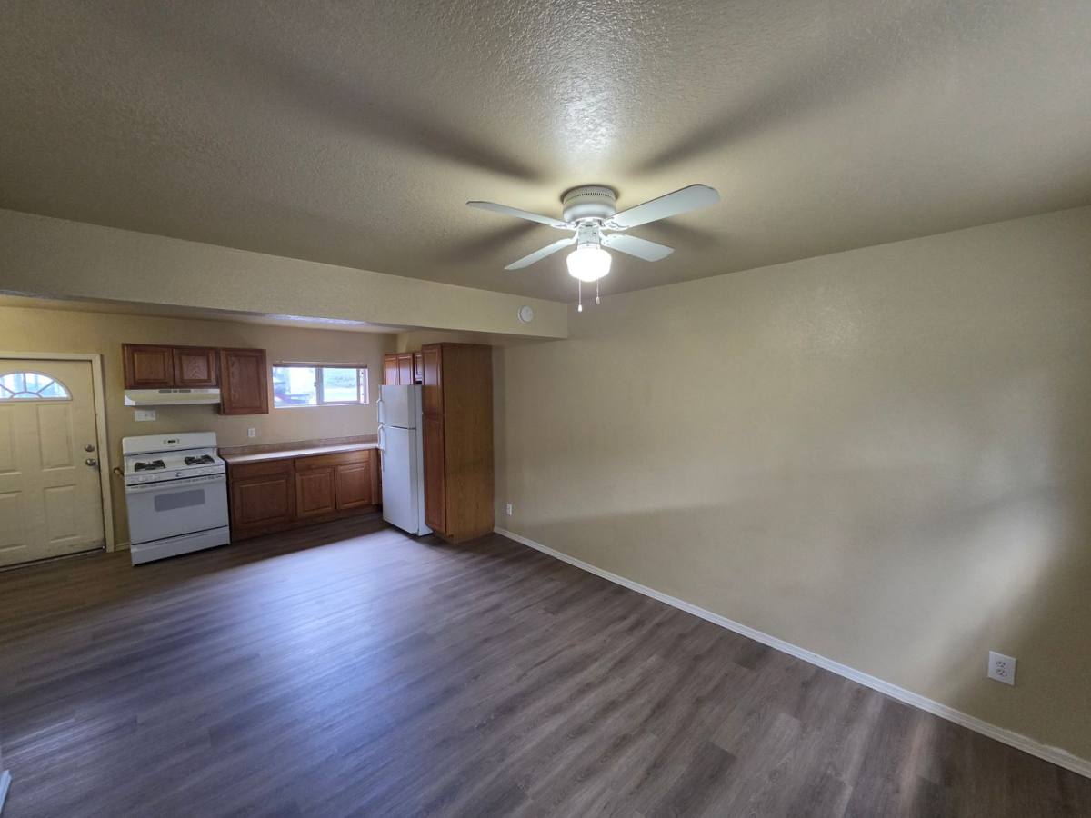2112 N First St, Flagstaff, AZ 86004 - Apartment for Rent - Image 7