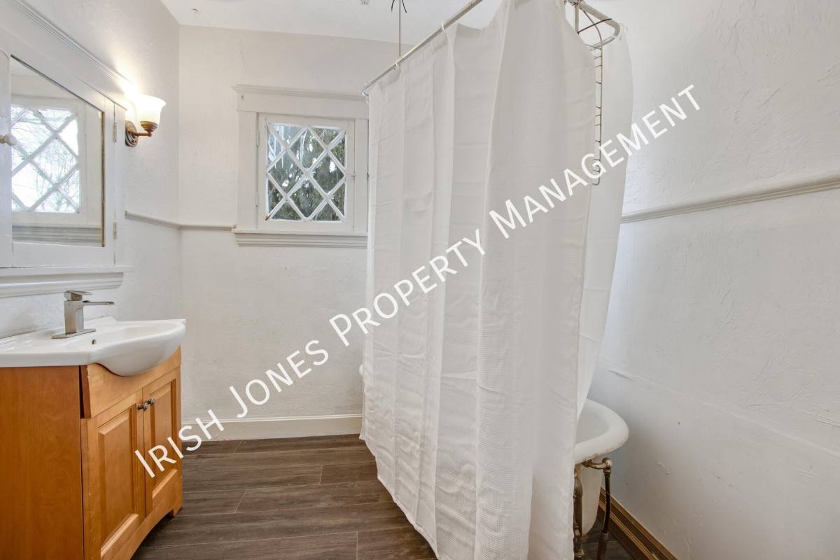 Apartment for rent at 271 Locust St #4, Lockport, NY 14094