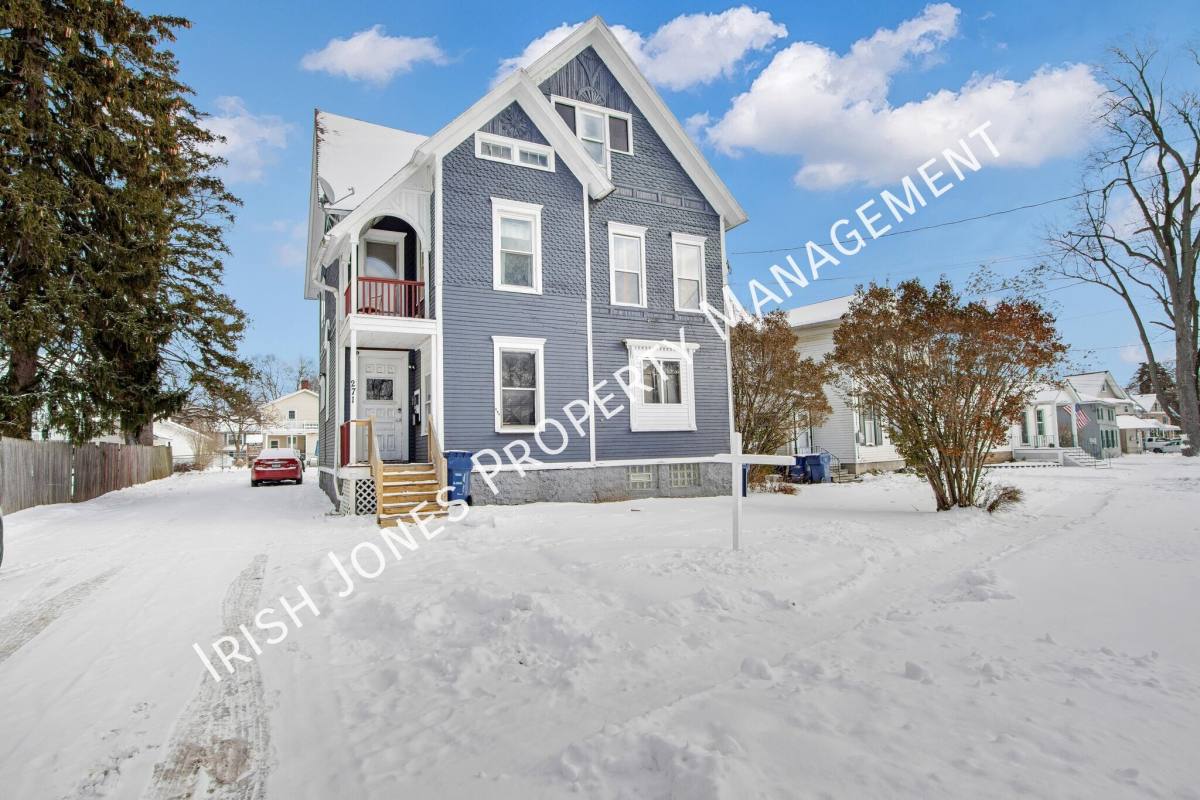 Apartment for rent at 271 Locust St #4, Lockport, NY 14094
