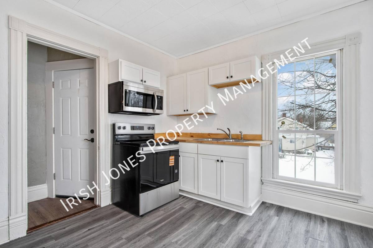 Apartment for rent at 271 Locust St #4, Lockport, NY 14094