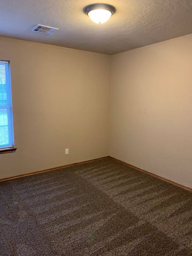 242 Woodbriar Rd, Noble, OK 73068 - House for Rent - Image 9