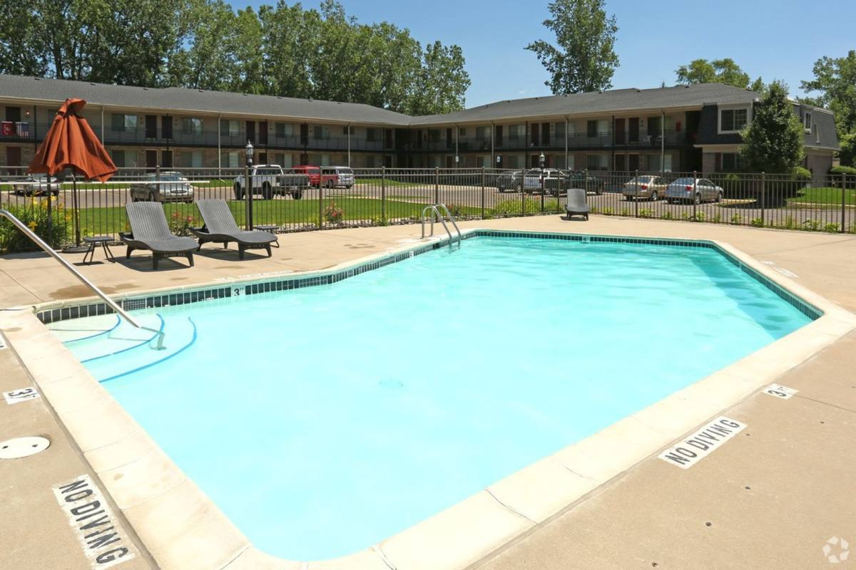 Apartment for rent at 1121 Poplar, Fenton, MI 48430