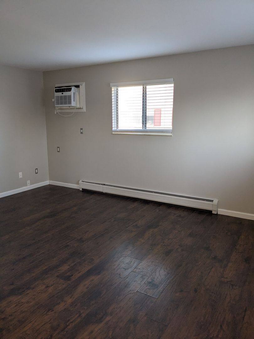 Apartment for rent at 1121 Poplar, Fenton, MI 48430