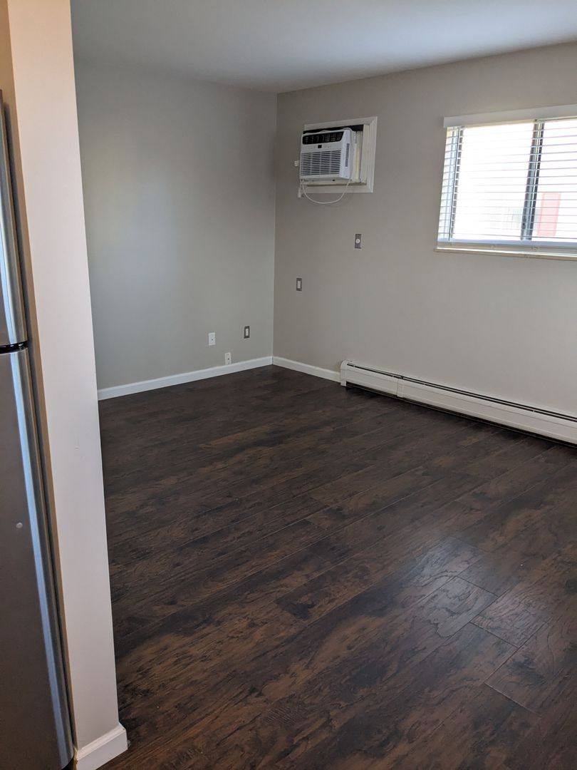 Apartment for rent at 1121 Poplar, Fenton, MI 48430