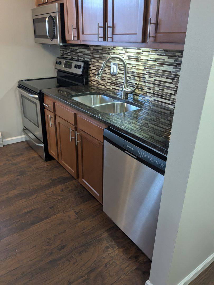 Apartment for rent at 1121 Poplar, Fenton, MI 48430