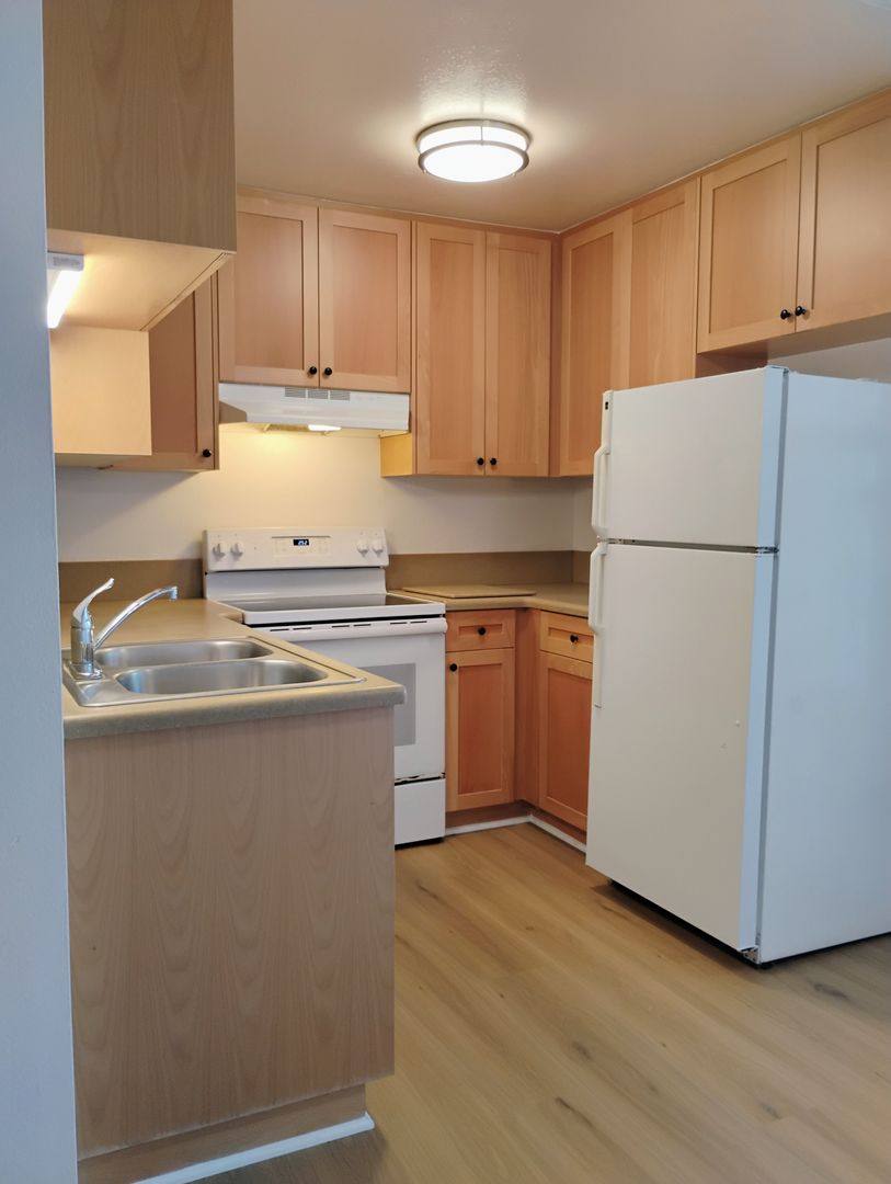 Iris Arms, 1348 Iris Ave, Imperial Beach, CA 91932 - Apartment for Rent - Image 6