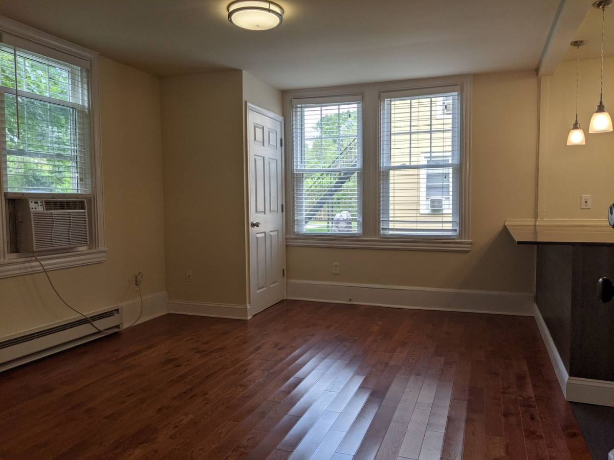 Apartment for rent at 304 N Wayne Ave, Wayne, PA 19087