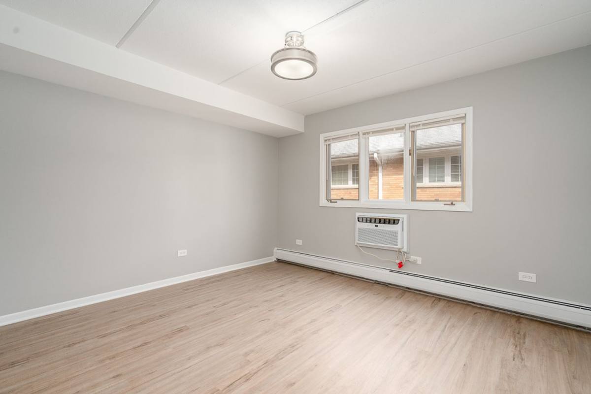 Apartment for rent at 21 S Waiola Ave, La Grange, IL 60525