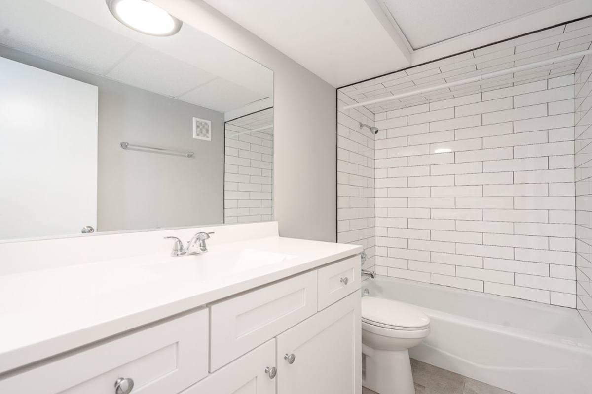 Apartment for rent at 21 S Waiola Ave, La Grange, IL 60525
