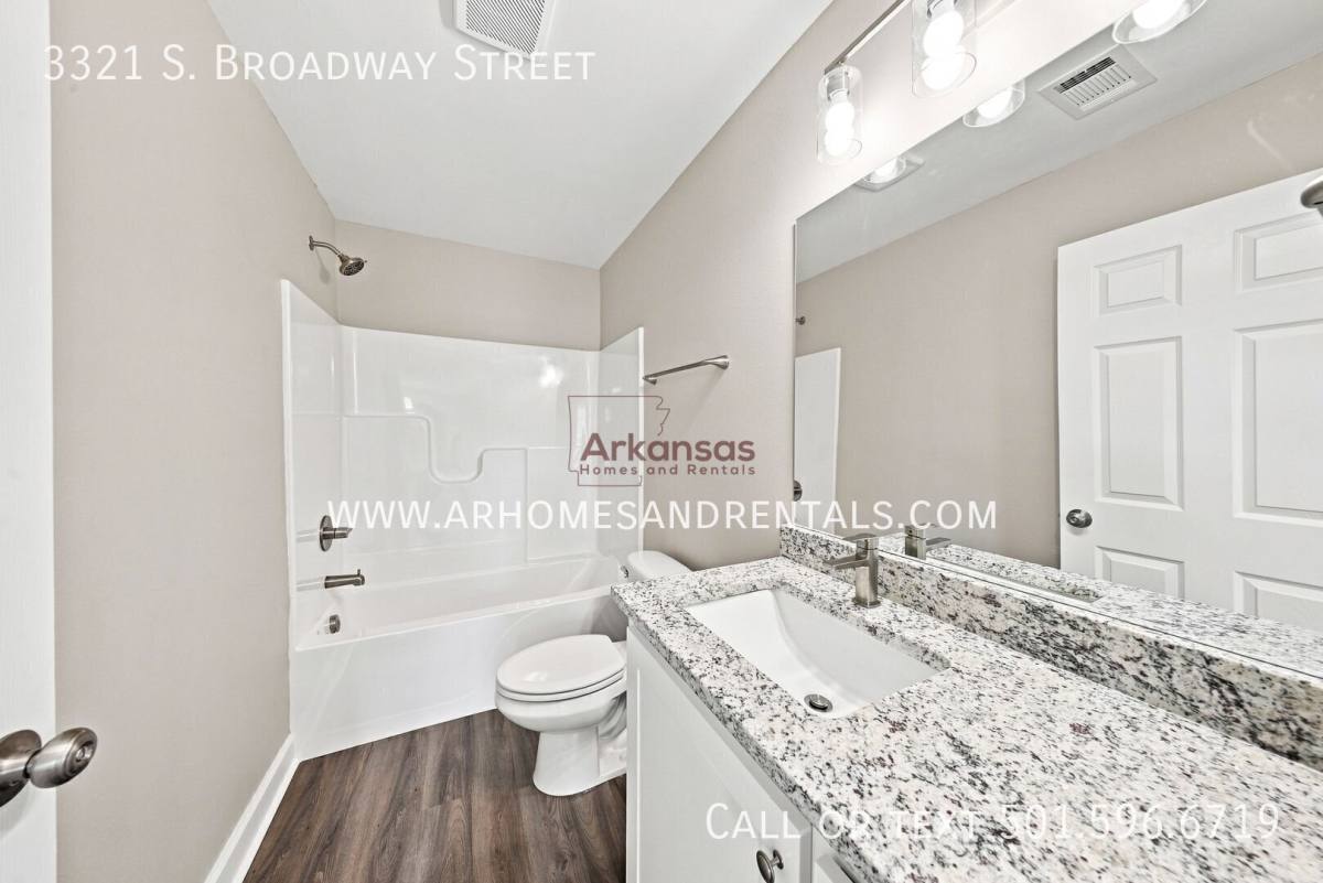 House for rent at 3321 S Broadway St, Little Rock, AR 72206