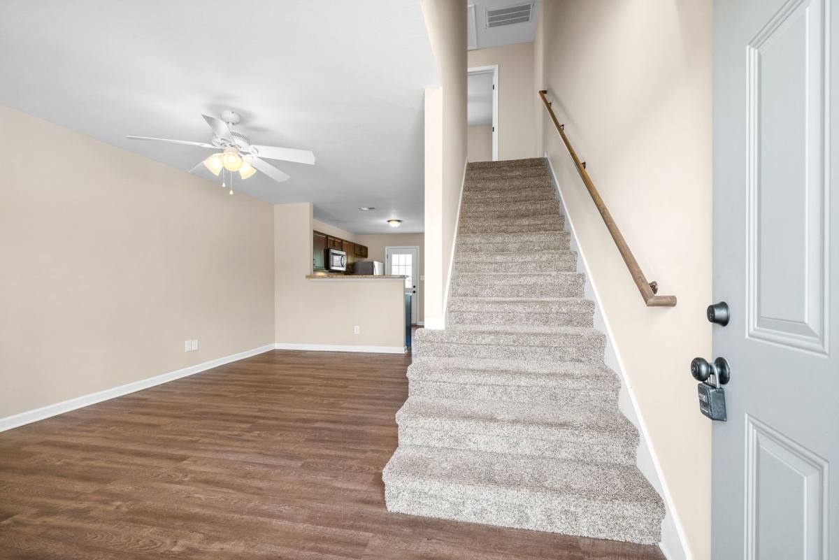 310 Rowand Court, Clarksville, TN 37042 - Apartment for Rent - Image 2