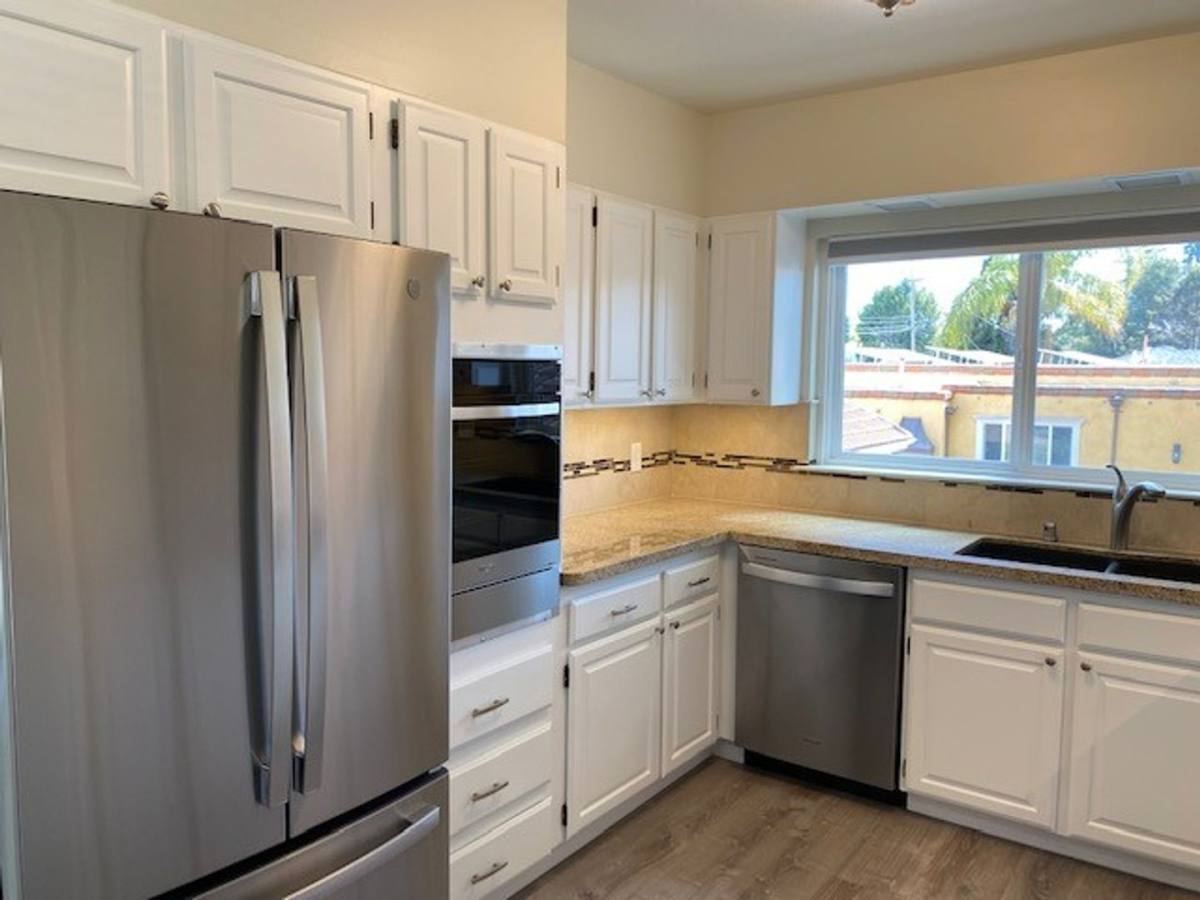 Apartment for rent at 122 Nueva Ave, Redwood City, CA 94061