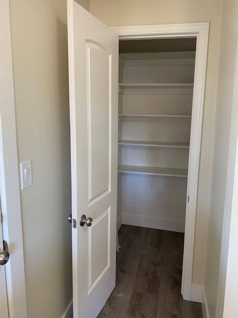 Apartment for rent at 122 Nueva Ave, Redwood City, CA 94061
