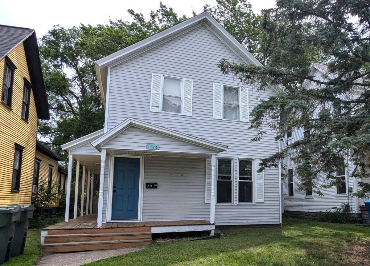 Apartment for rent at 1176 Sanford St, Muskegon, MI 49441