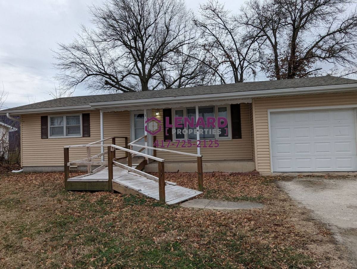 House for rent at 314 W Colgate St, Bolivar, MO 65613
