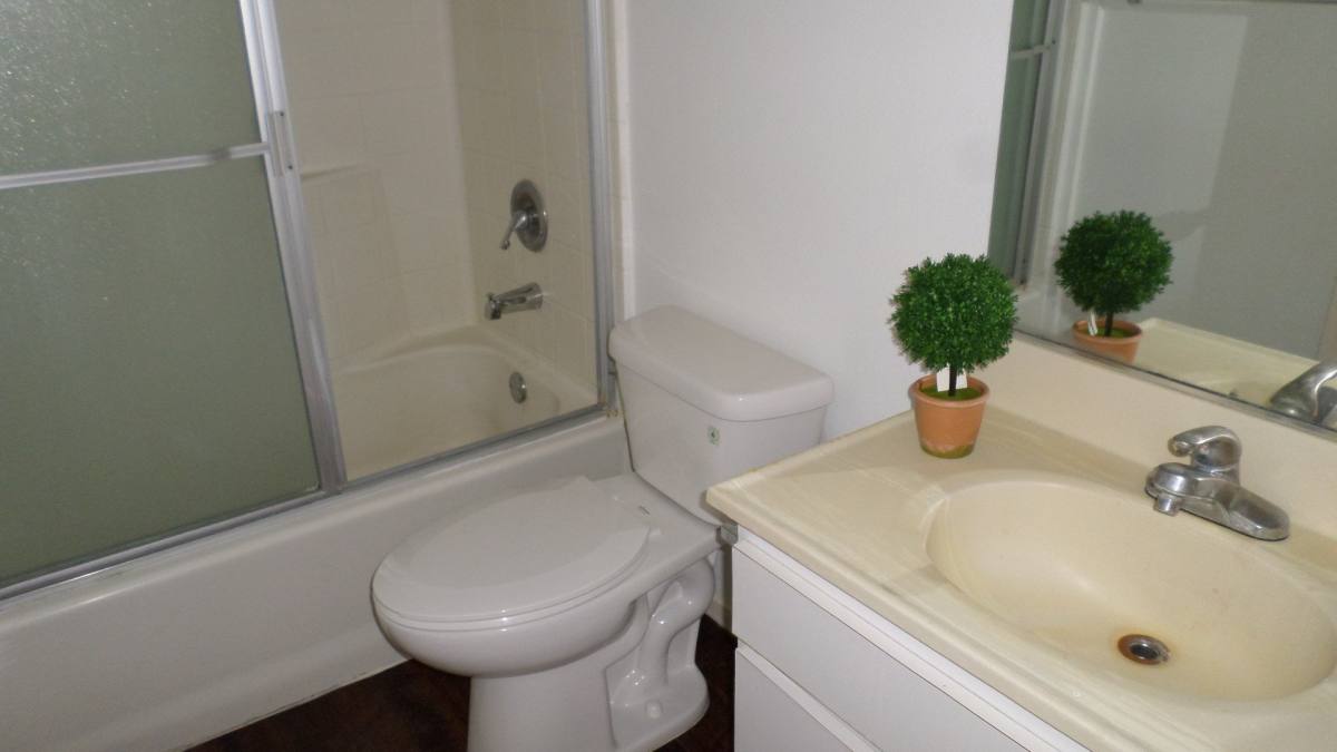 Apartment for rent at 5271 Huntington Dr N Ca #207, Los Angeles, CA 90032