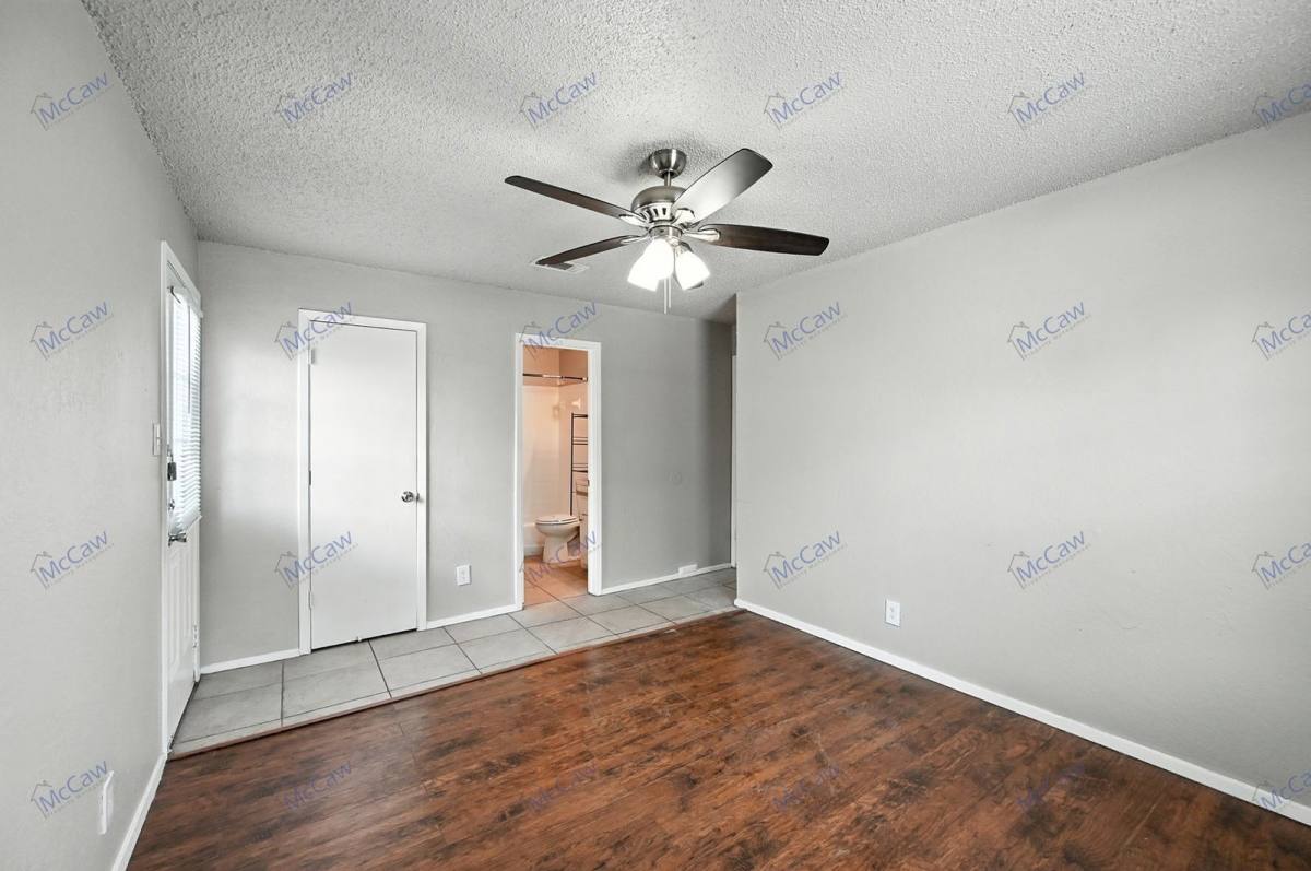 Apartment for rent at 6176 Vega Dr, Fort Worth, TX 76133