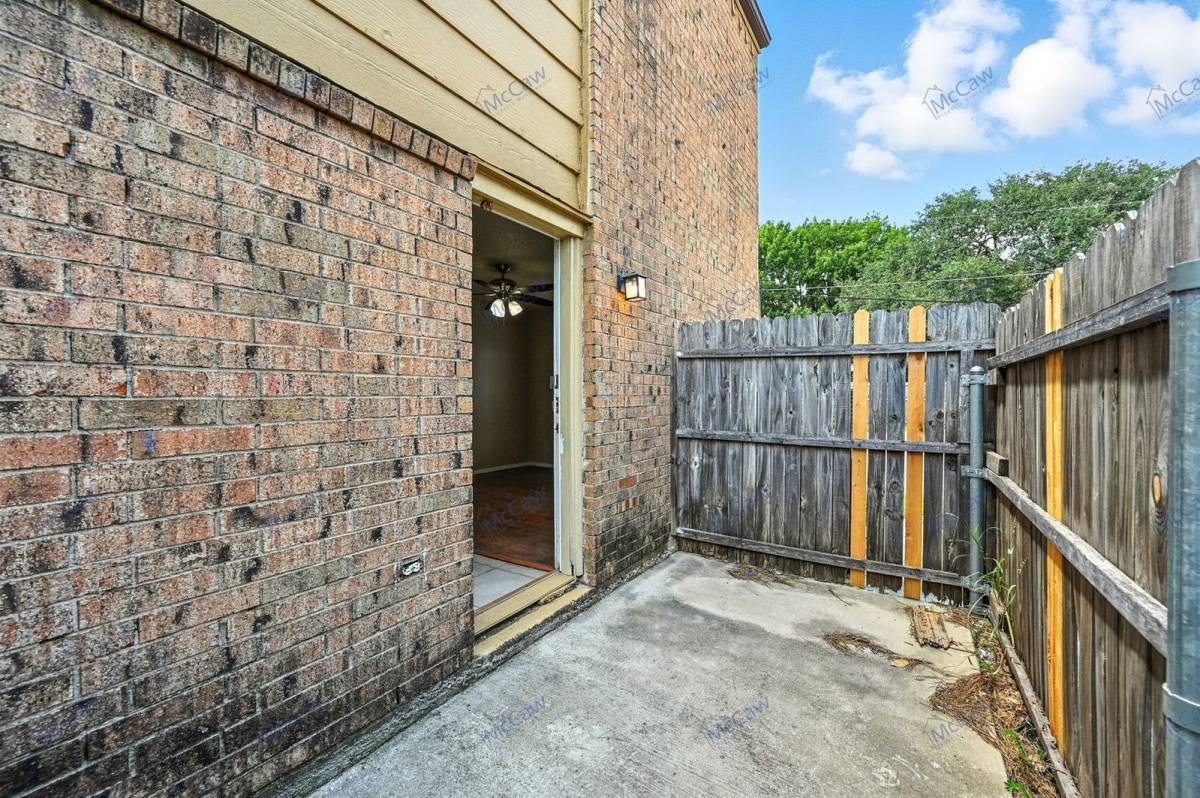 Apartment for rent at 6176 Vega Dr, Fort Worth, TX 76133