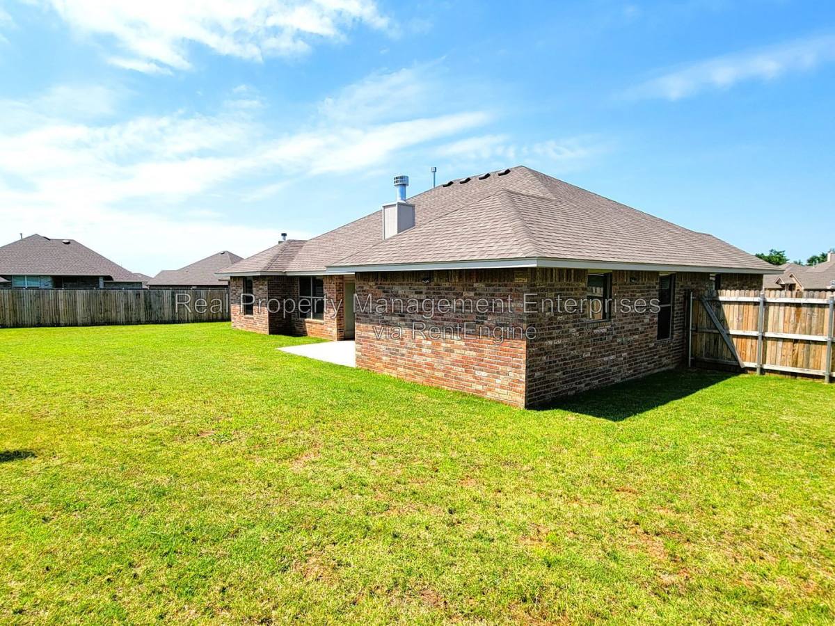House for rent at 4500 Oasis Court, Yukon, OK 73099