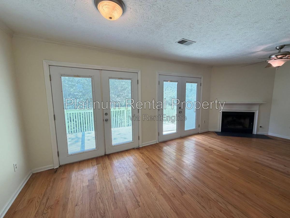 Townhouse for rent at 6533 Meadow Rue Dr, Peachtree Corners, GA 30092