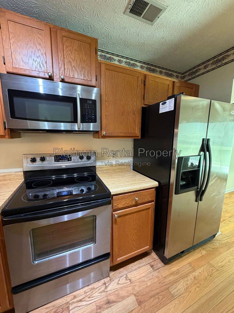 Townhouse for rent at 6533 Meadow Rue Dr, Peachtree Corners, GA 30092