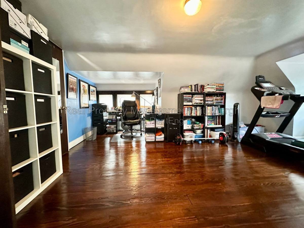 House for rent at 704 Montclair St, Pittsburgh, PA 15217