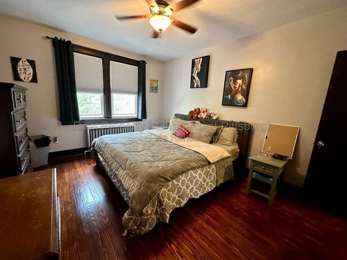 House for rent at 704 Montclair St, Pittsburgh, PA 15217