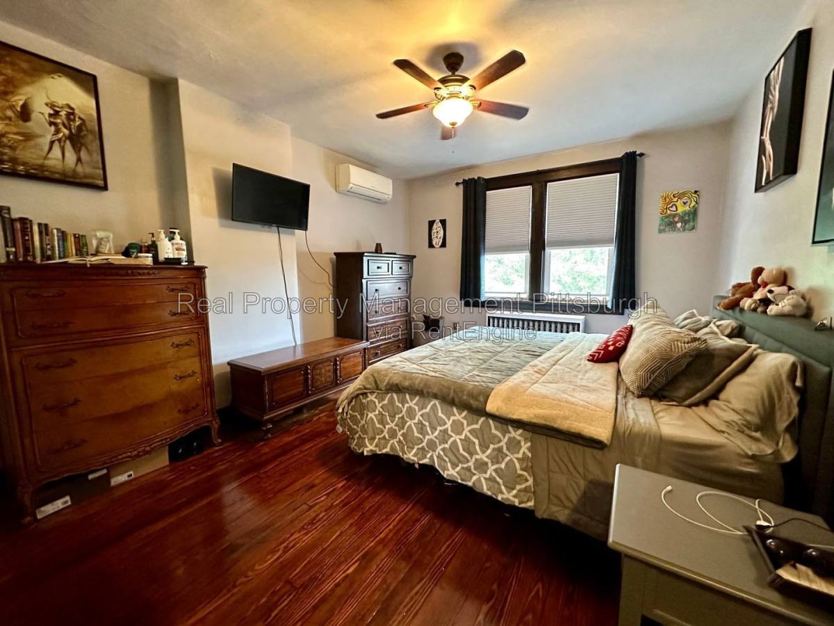 House for rent at 704 Montclair St, Pittsburgh, PA 15217