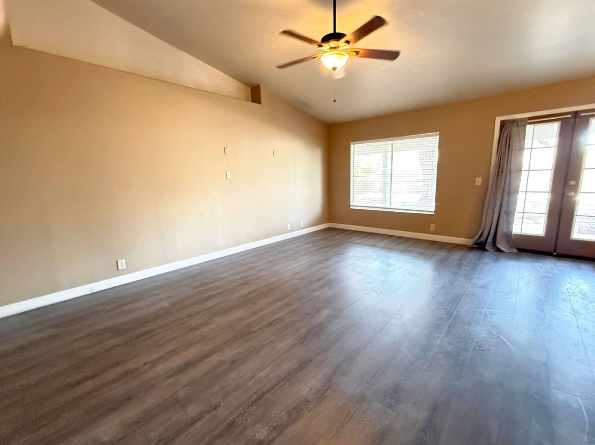 10225 W Windsor Blvd, Glendale, AZ 85307 - House for Rent - Image 18