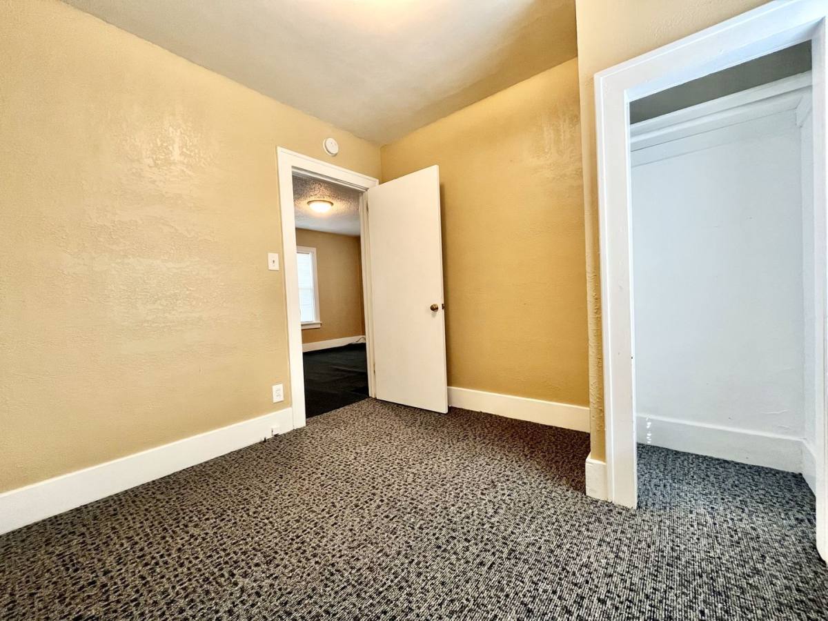 House for rent at 917 Amity Ave, Muskegon, MI 49442
