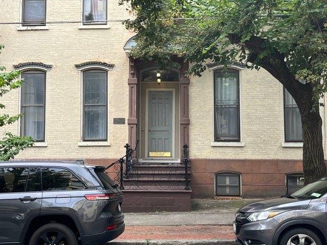 Apartment for rent at 148 Lancaster St #2, Albany, NY 12210
