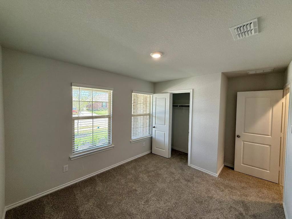 Townhouse for rent at 521 Bronze Circle W, Springtown, TX 76082