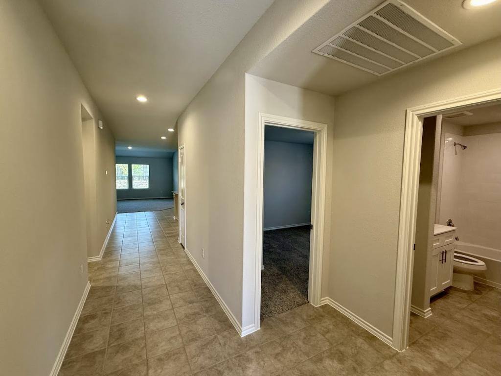 Townhouse for rent at 521 Bronze Circle W, Springtown, TX 76082