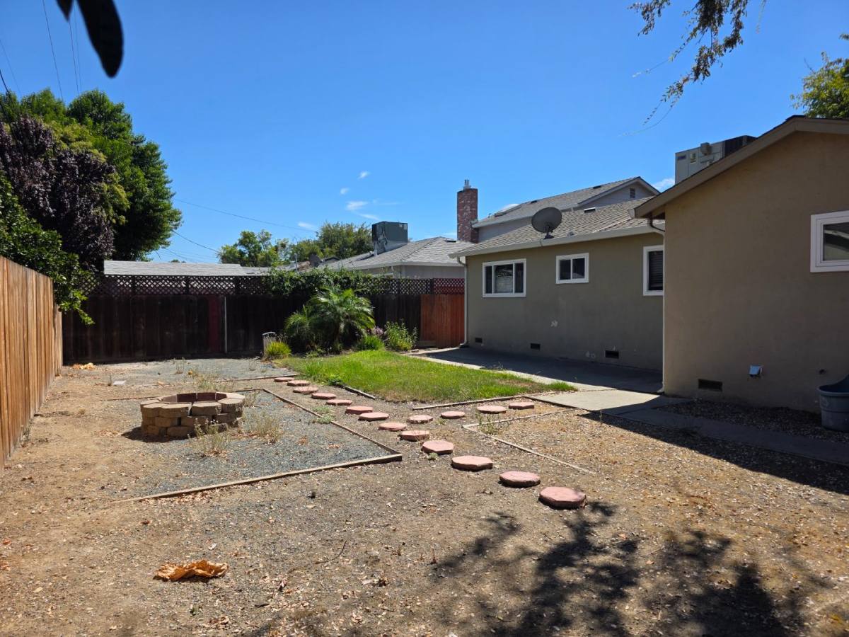 House for rent at 1225 W Beverly Place, Tracy, CA 95376