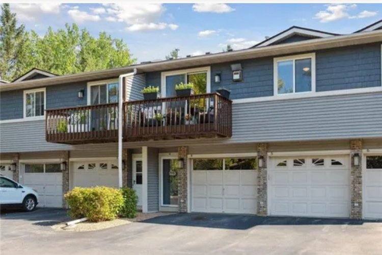 Townhouse for rent at 14210 44th Place N #4, Minneapolis, MN 55446
