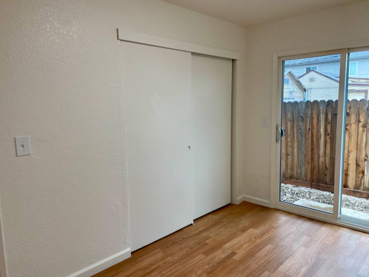Apartment for rent at 220 W Carlton Way #6, Tracy, CA 95376