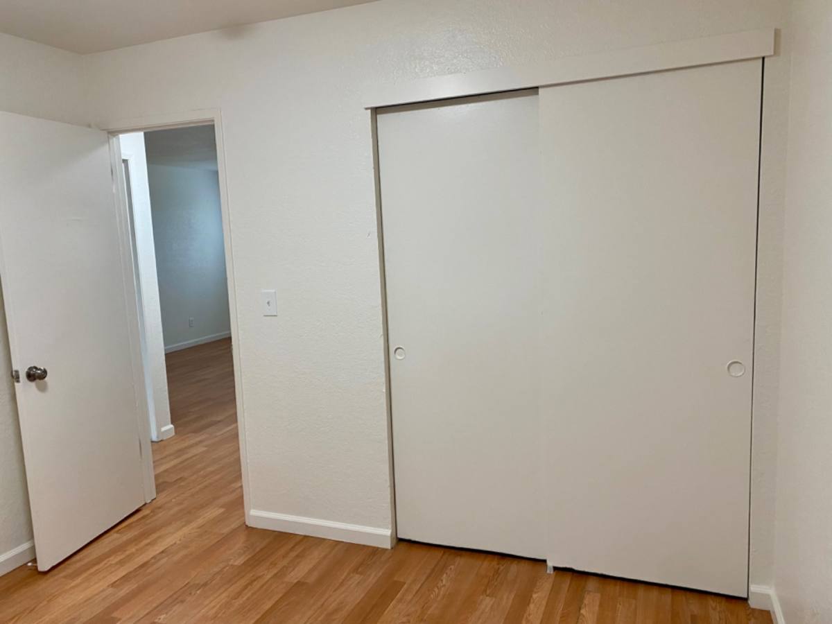 Apartment for rent at 220 W Carlton Way #6, Tracy, CA 95376