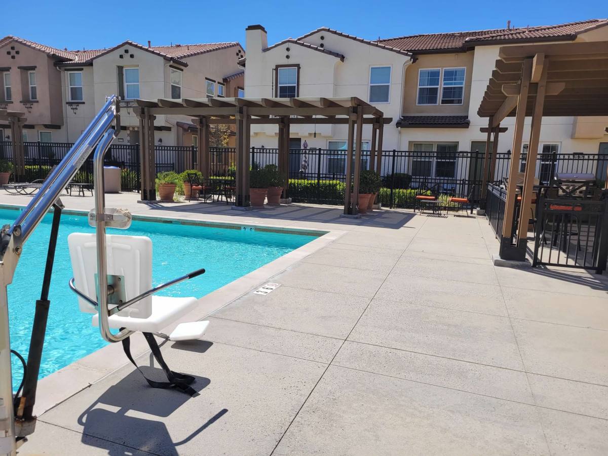 Townhouse for rent at 40233 Calle Real, Murrieta, CA 92563