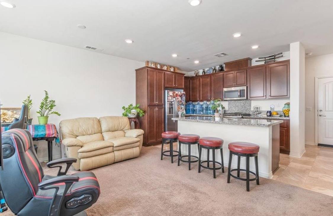 Townhouse for rent at 40233 Calle Real, Murrieta, CA 92563