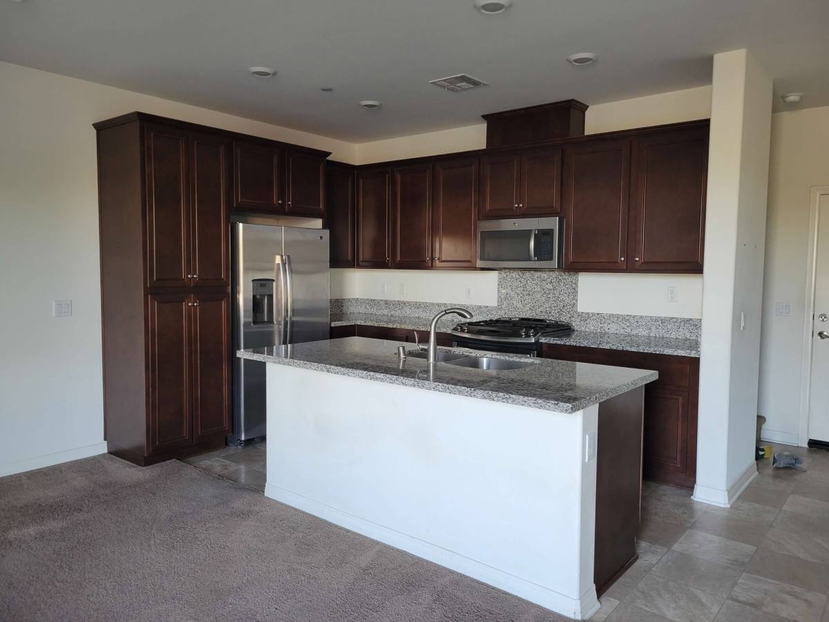 Townhouse for rent at 40233 Calle Real, Murrieta, CA 92563