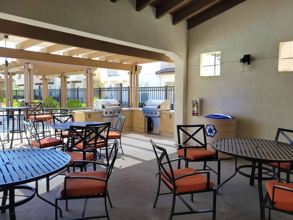 Townhouse for rent at 40233 Calle Real, Murrieta, CA 92563
