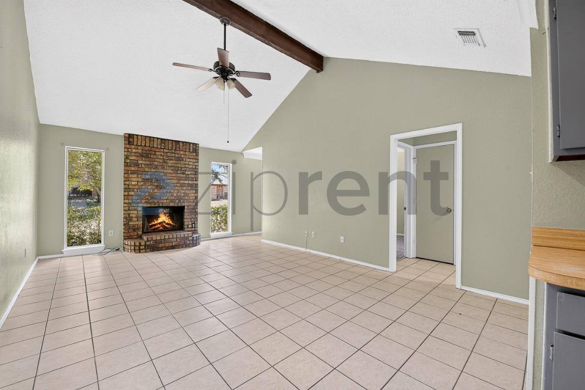 Apartment for rent at 604 Lost Springs Court #B, Arlington, TX 76012