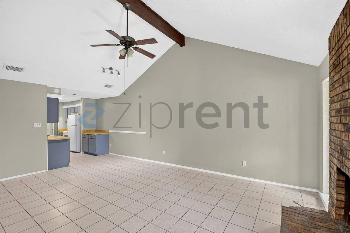 Apartment for rent at 604 Lost Springs Court #B, Arlington, TX 76012
