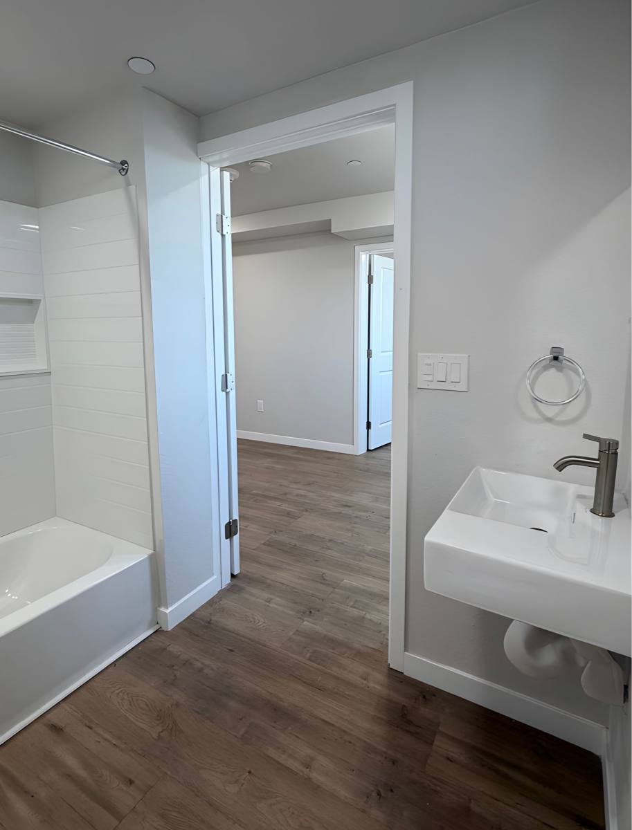 Apartment for rent at 4186 Western Ave, Los Angeles, CA 90062
